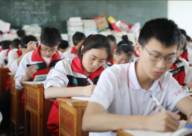 高考甚至考研读博改变了自己的命运教育公正已是基本的社会共识 高考甚至考研读博改变了自己的命运教育公正已是基本的社会共识