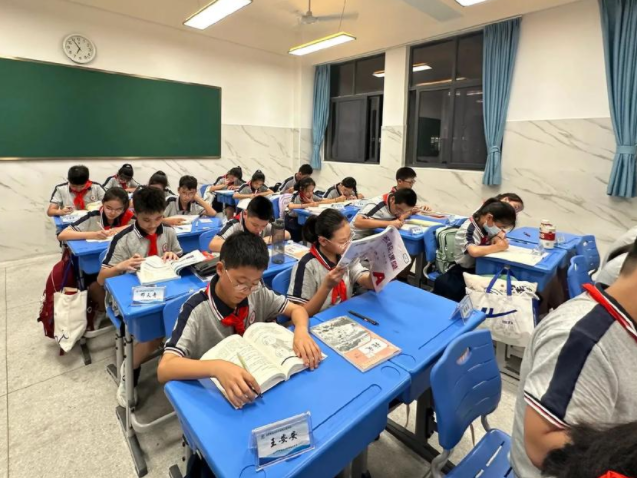 载体和资源的建造与开放为中小学科普和校外科学教育提供物质基础 载体和资源的建造与开放为中小学科普和校外科学教育提供物质基础