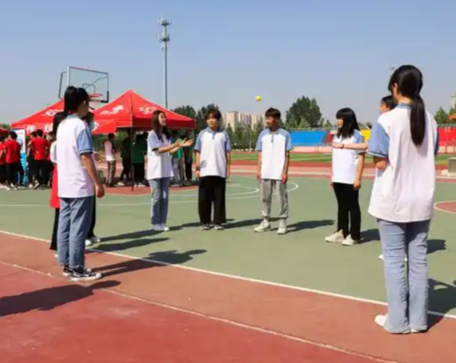 逐渐转向柔性引导激起学生内生动力一起更要守住安全的底线 逐渐转向柔性引导激起学生内生动力一起更要守住安全的底线